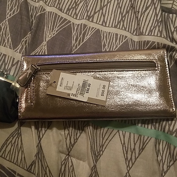 Kenneth Cole wallet - Picture 2 of 3